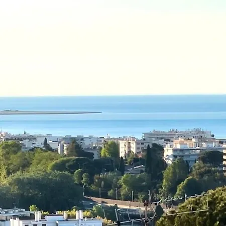 Lou Carou - Vue Et Baie De Cagnes-sur-Mer