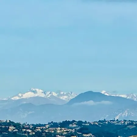 Lou Carou - Vue Et Baie De Cagnes-sur-Mer
